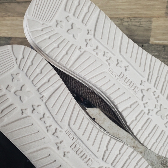 Hey Dude Wally Paisley Shoes Chocolate White Casual Walking Slip-On Shoes NWOB - Picture 4 of 15